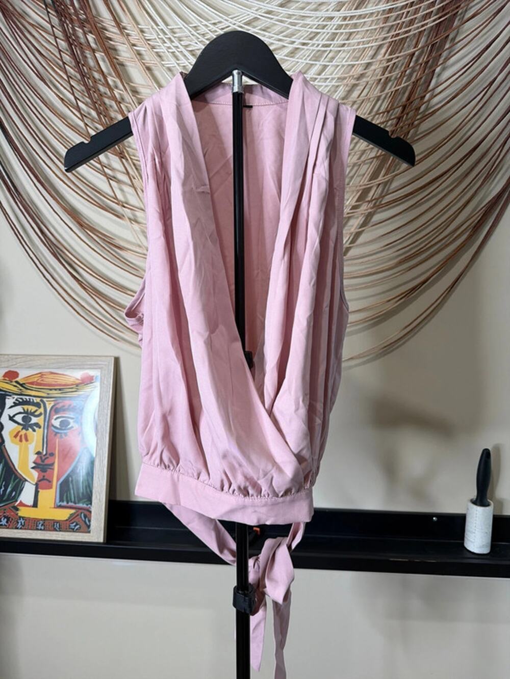 Rose pink sleeveless V-neck top EUC S 2393